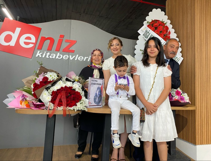 Fatma Ersekman, İlk Şiir Kitabının Galasında Okuyucularıyla Buluştu