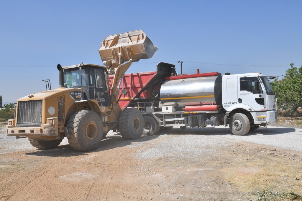 Hizmette Merkez-Kırsal Ayrımı Yok: Yeşilyurt Belediyesi Tüm Mahallelerde