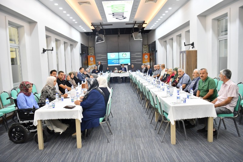 Yeşilyurt Belediyesi’nden İhtiyaç Sahibi Yaşlılara Tansiyon Aleti Desteği