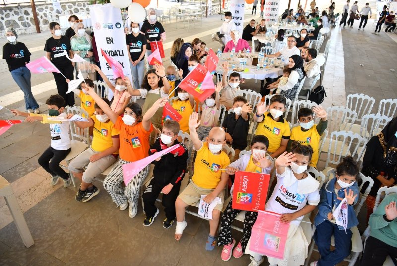 ‘En Fayda’lı Şenlik’te Lösemili Çocukların Yüzü Güldü