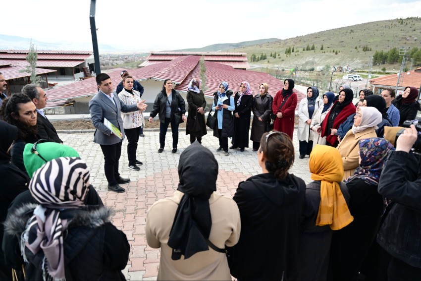Battalgazi’de Yatırım Çıkartması: Kadın Kolları Heyeti Projeleri Yerinde İnceledi