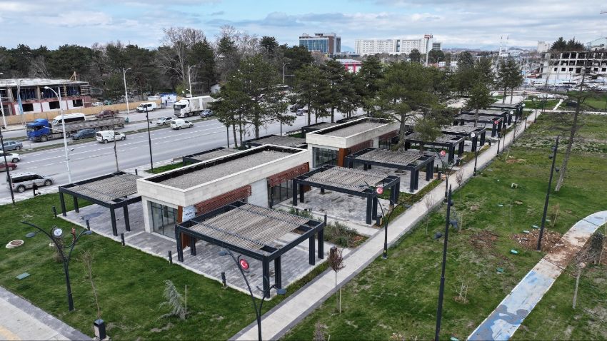 Yeşilyurt Belediyesi’nden Yatırımcıya Fırsat: Millet Bahçesi’ndeki 8 Dükkan Kiraya Veriliyor