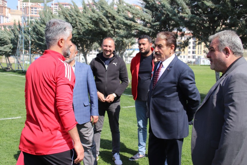 Keskin’den Malatya Yeşilyurt Spor’a Ziyaret: “Elinizi Taşın Altına Koyun”